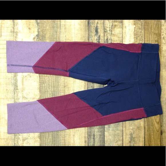 GapFit Crop Leggings | M - Picture 3 of 5